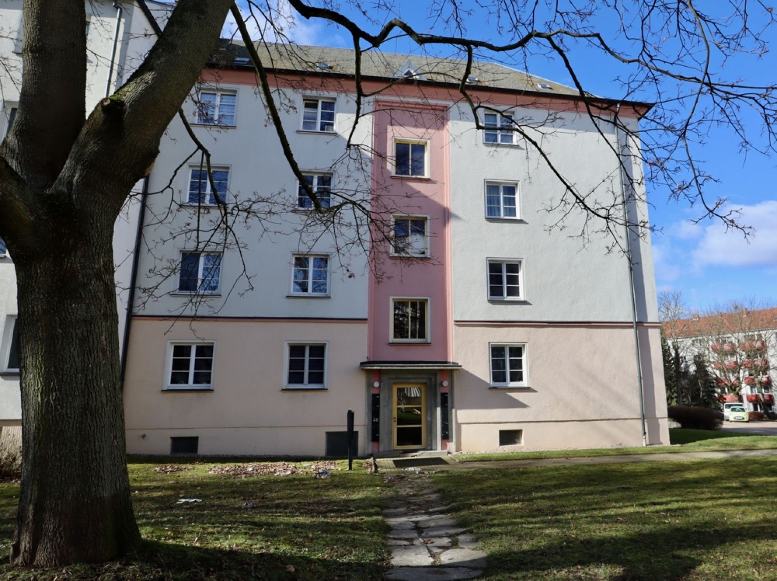 Balkon • 3-Raum Wohnung •  Lutherviertel • Einbauküche • Tageslichtbad • schnell anrufen