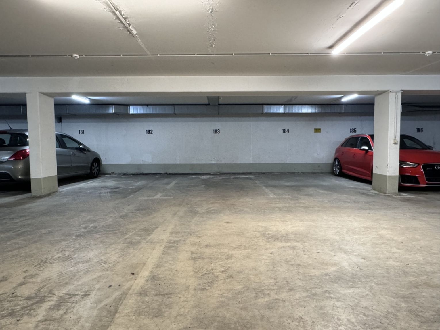 Tiefgarage • trockenes Auto • eigener Stellplatz • im Lutherviertel