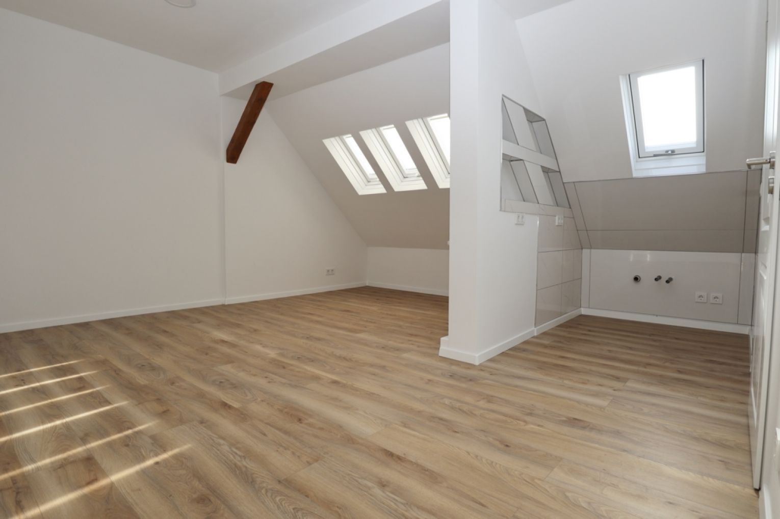 Dachgeschosswohnung • 1 Raum  • neu • für Singles oder Studenten • Kappel •  Chemnitz • schnell sein