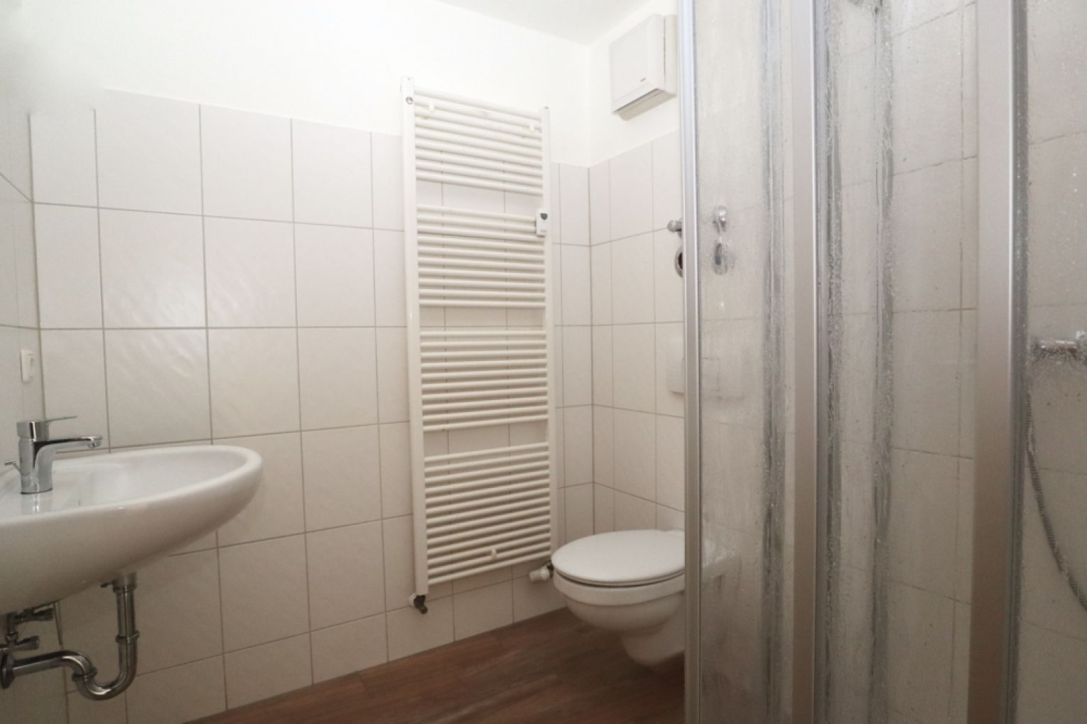 Laminat • 2 Zimmer • modernes Badezimmer • Erdgeschoss • Chemnitz • schnell sein!!