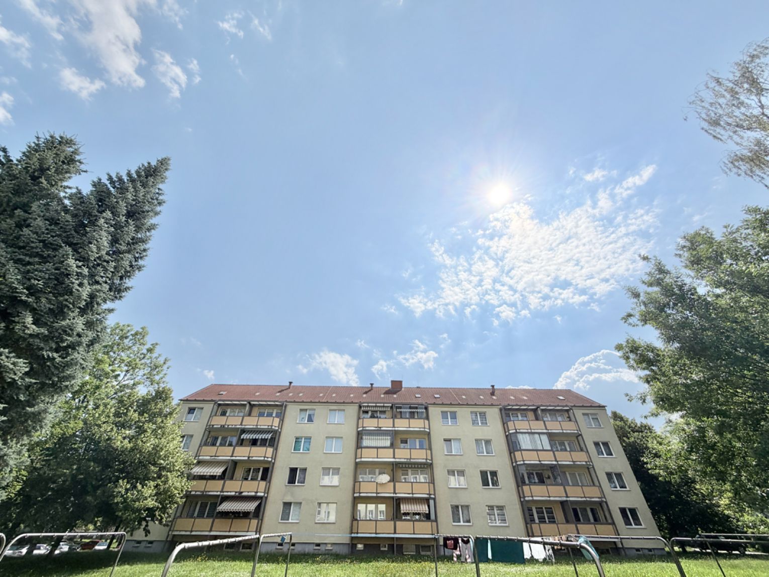 3 Zimmer • Eigentumswohnung • mit Balkon • Stellplatz • vermietet • ruhige Lage • in Chemnitz