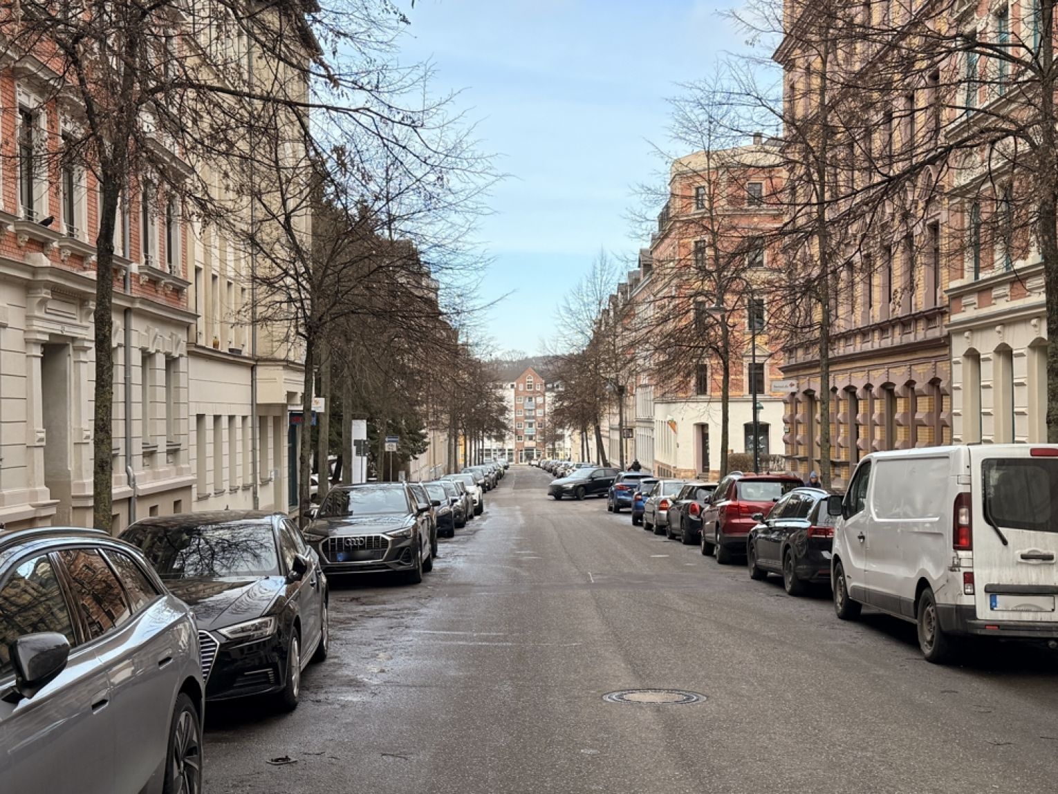 Kaßberg • 3 Zimmer • Balkon • Parkett • Bad mit Wanne • Aufzug • Dachgeschoss-Flair • Anschauen !?