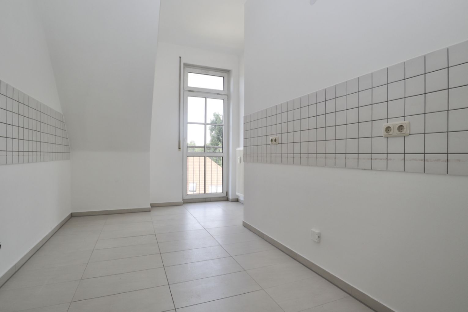 Zentrum • 2-Raum Wohnung • Dachgeschoss • Fahrstuhl • Chemnitz • Stellplatz • zur Miete