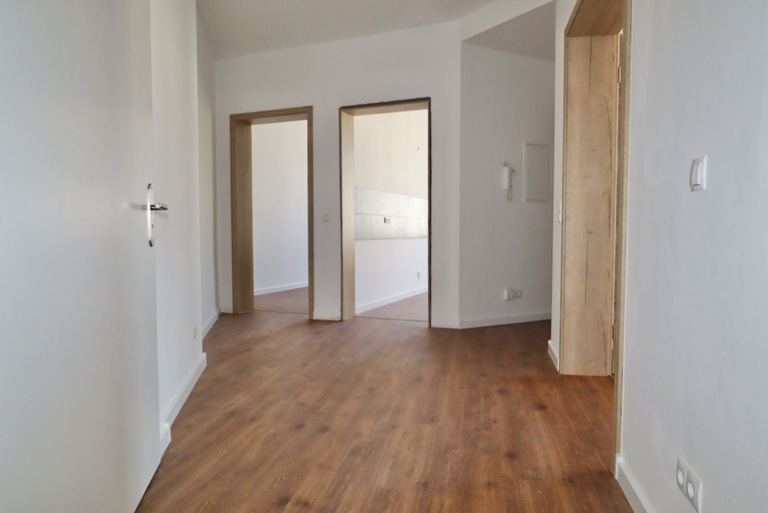 4 Zimmer • offene Küche • große Portaltüren • vollausgestattes Tageslichtbad • moderne Böden • TOP!