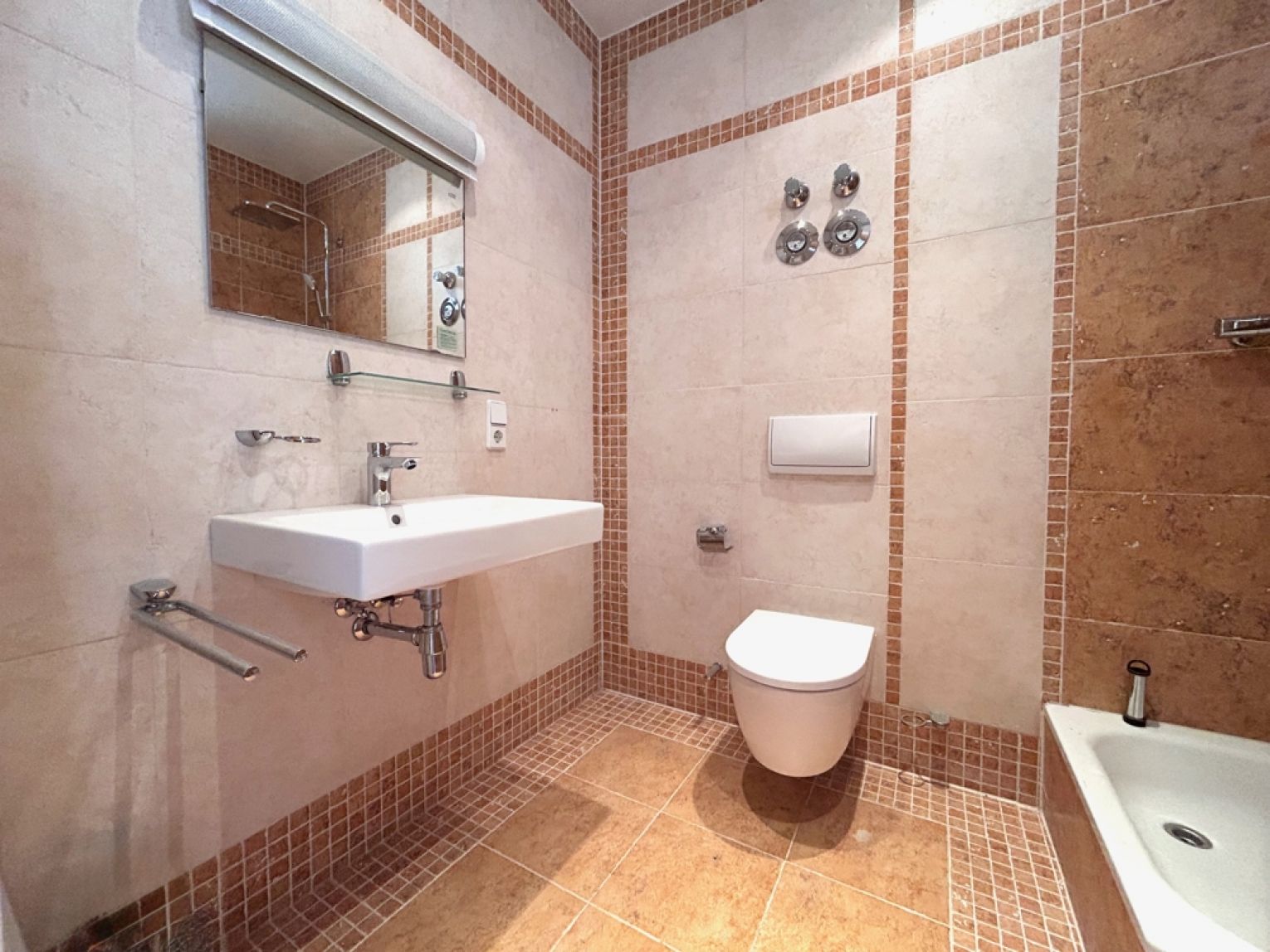 Zentrum • 2 Zimmer • zur Miete • Chemnitz • Stellplatz • großer Garten • ruhige Lage