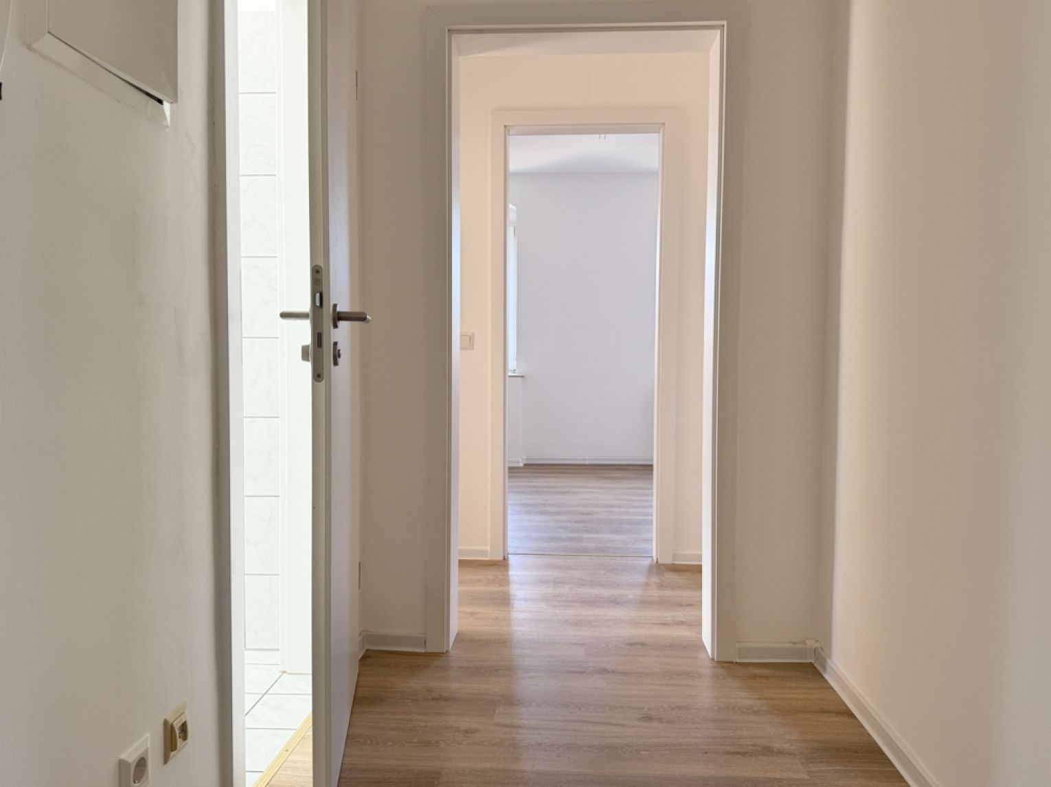4 Zimmer • ruhige Lage • große Grünfläche • Tageslichtbad • kompakter Grundriss • Termin gewünscht ?