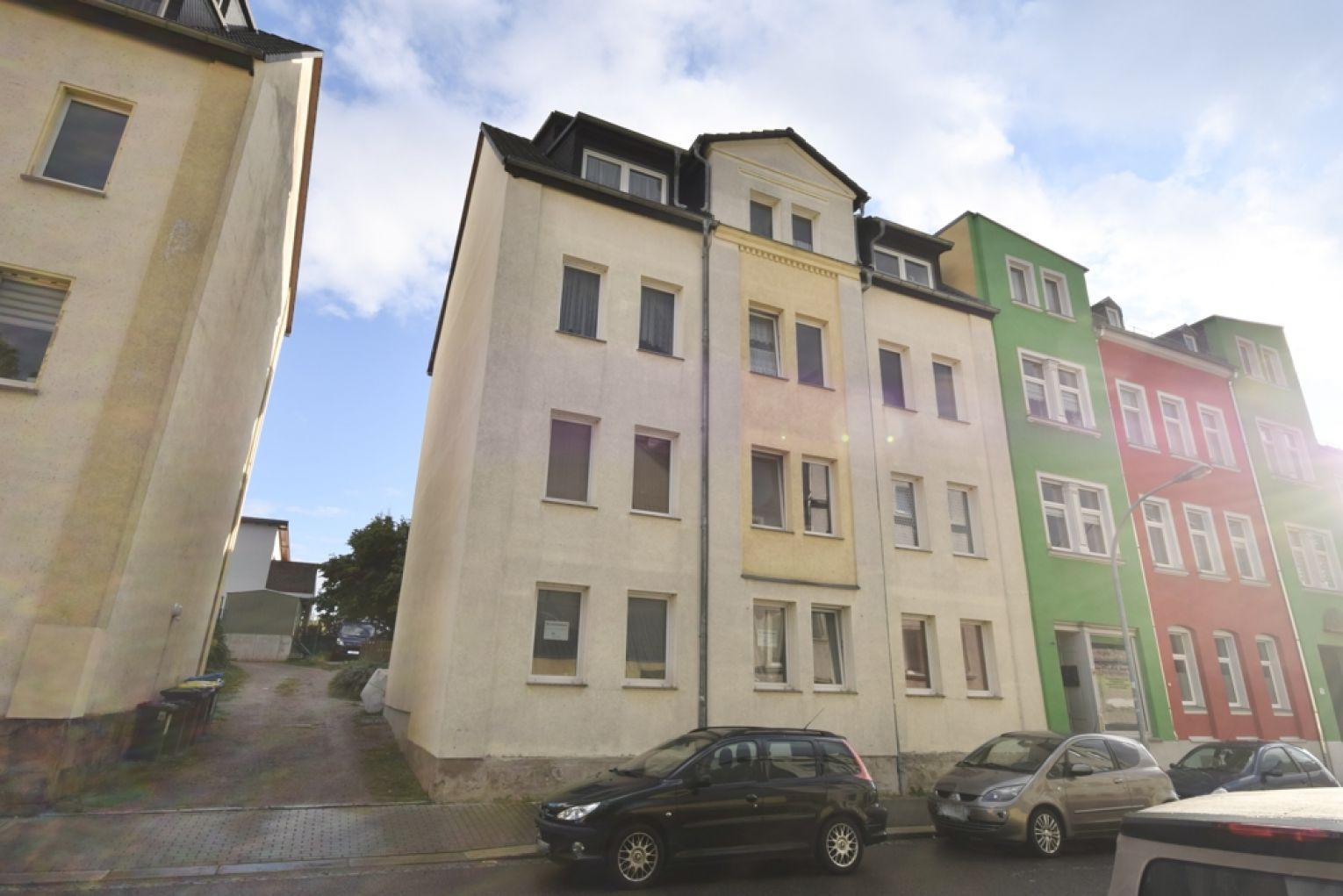 2 Zimmer • kleine Küche • Balkon • innenliegendes Bad mit Wanne • jetzt günstig MIETEN !