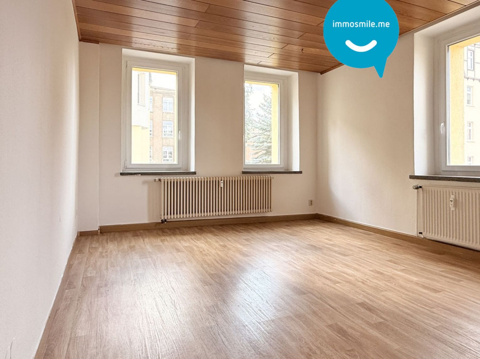 ruhige 3 Zimmer • Tageslichtbad mit Dusche • geräumige Küche • Laminat • günstig mieten 