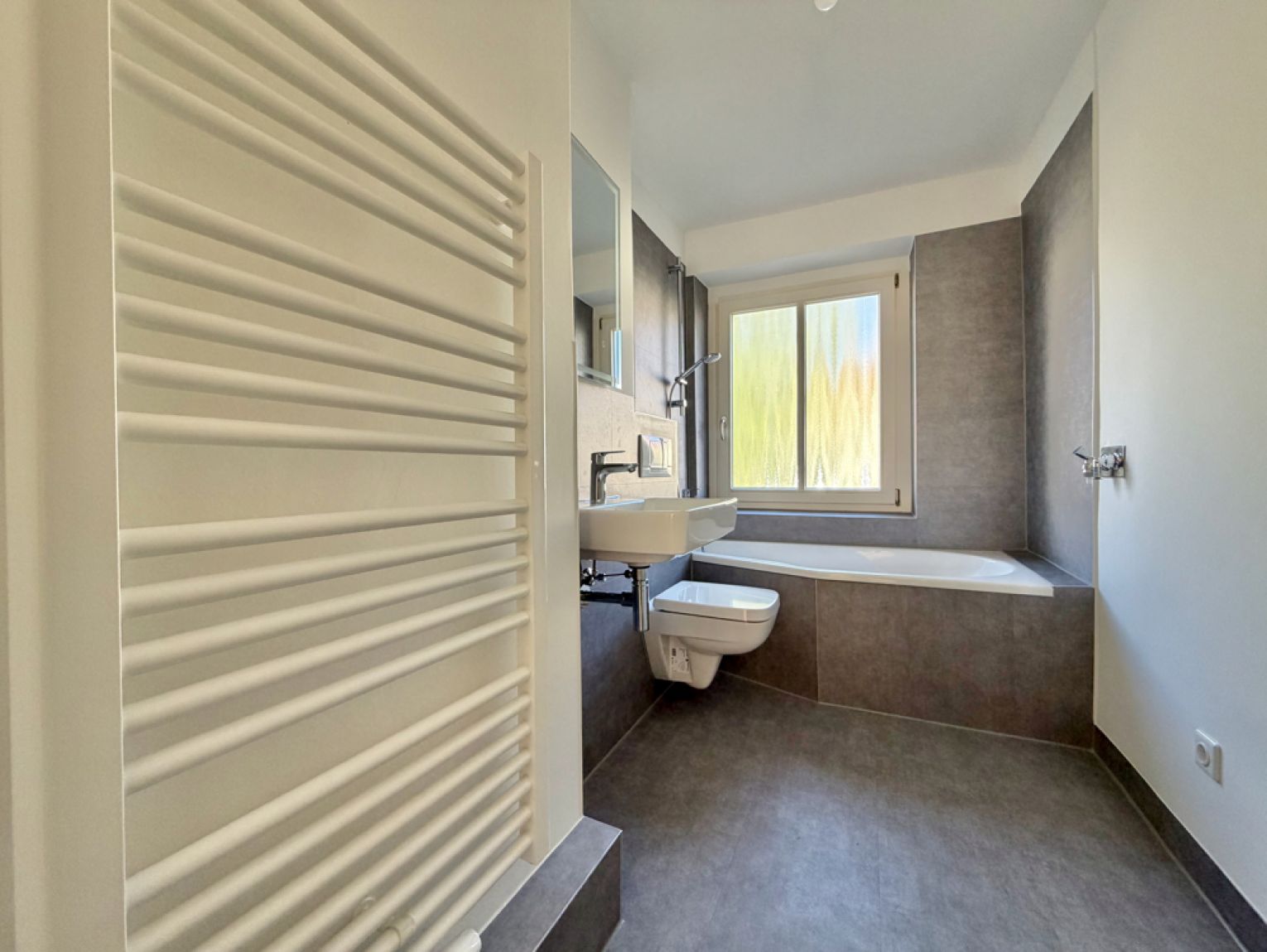 3 Zimmer • zur Miete • mit Balkon • Einbauküche • im Lutherviertel • in Chemnitz • schnell sein!