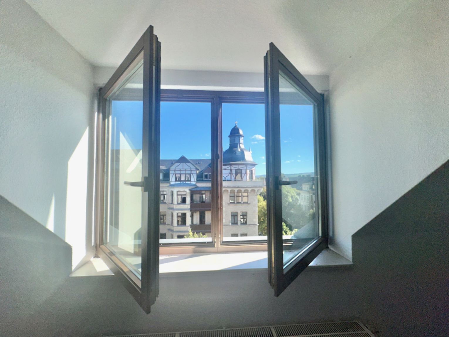 Kaßberg • große 3-Raum Wohnung • Dachgeschoss • Balkon • Chemnitz • modern • jetzt mieten