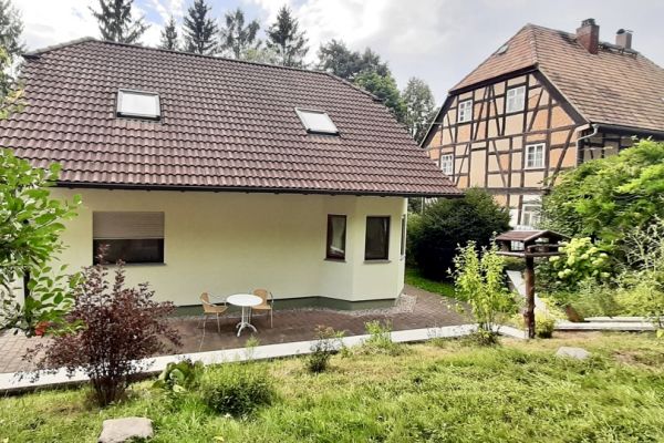 Einfamilienhaus + Nebengebäude • Lichtenau • 5 Zimmer  Balkon • Terrasse •  Brunnen
