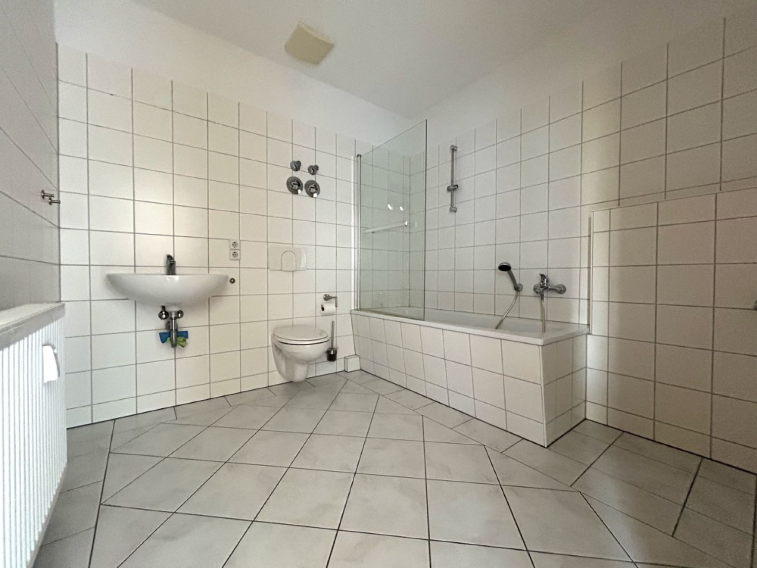 KAßBERG • 2-Zimmer • Loggia • individueller Grundriss • moderne. Einbauküche • schnell mieten