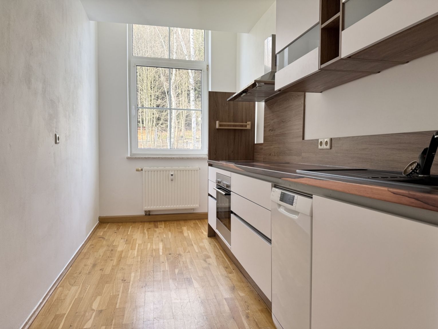 3-Raum • Sonnenbalkon • Parkett • Einbauküche möglich • Stellplatz • RARITÄT  Schnell sein !