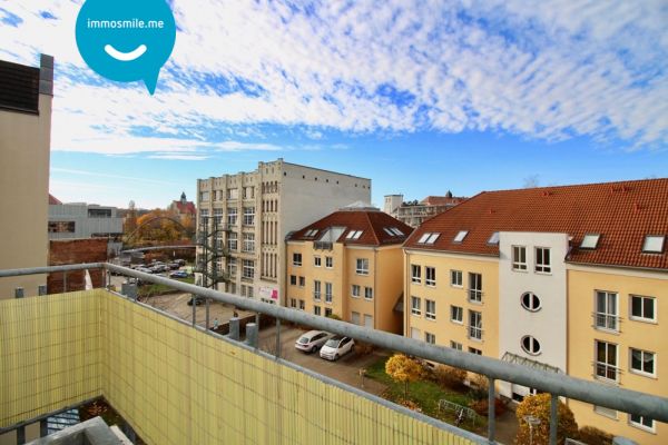 2-Raum Wohnung • direkte Innenstadt Lage • Balkon • Stellplatz • Aufzug • zur Mieten