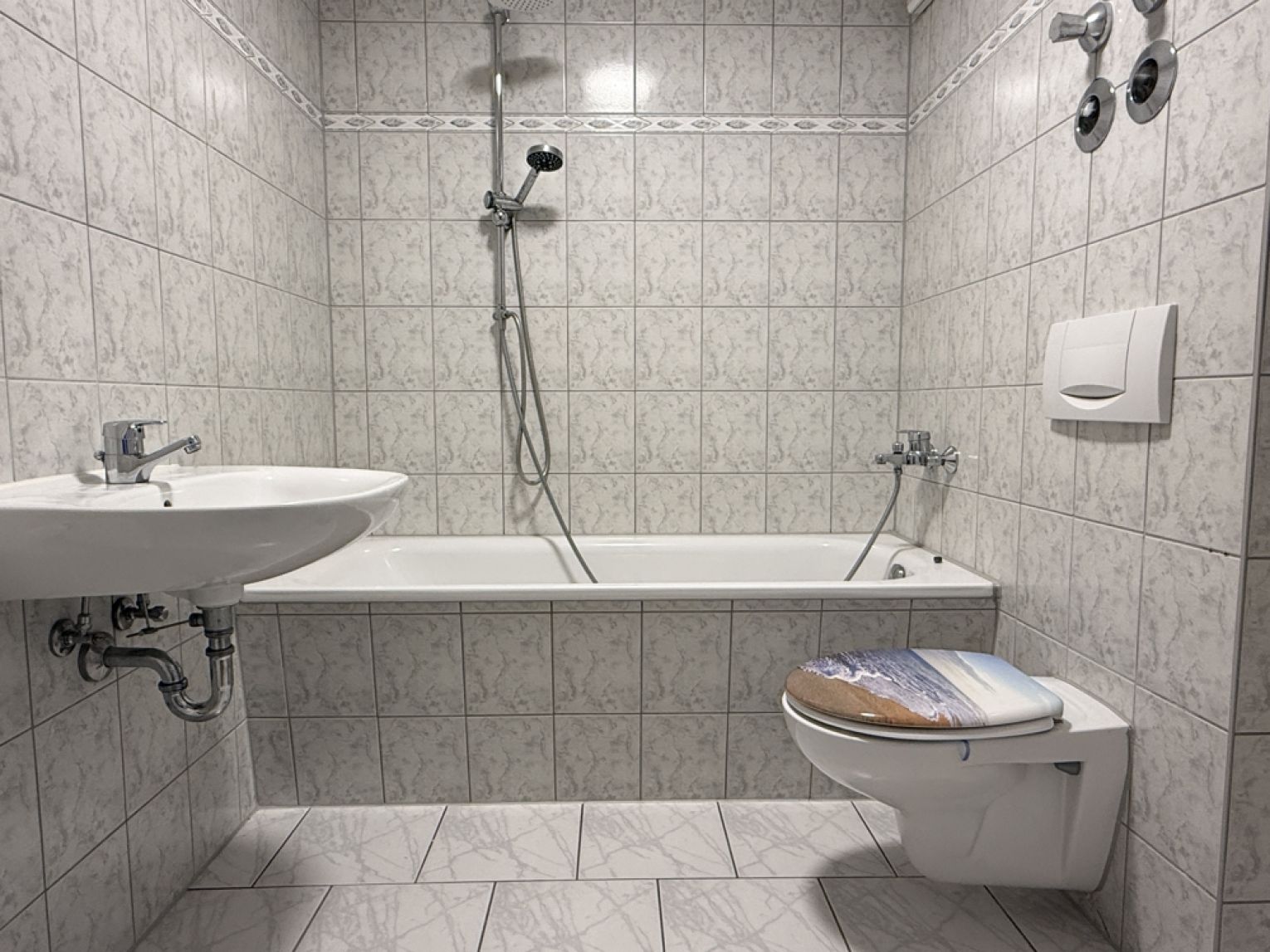 3-Raum • ruhige Lage • Balkon • Maisonette • Wanne • Laminat • schnell sein lohnt sich