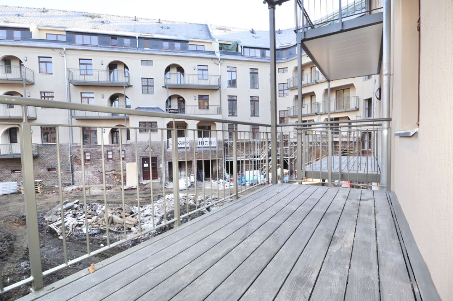 Balkon • 4-Raum Wohnung • Erstbezug • Tageslichtbad • Fußbodenheizung • Parkett • jetzt anrufen