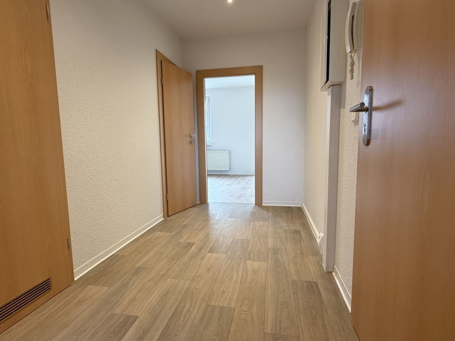 TOP • 2-Zimmer Wohnung • in Kappel • Balkon • Laminat • Komplett saniert • jetzt mieten !?