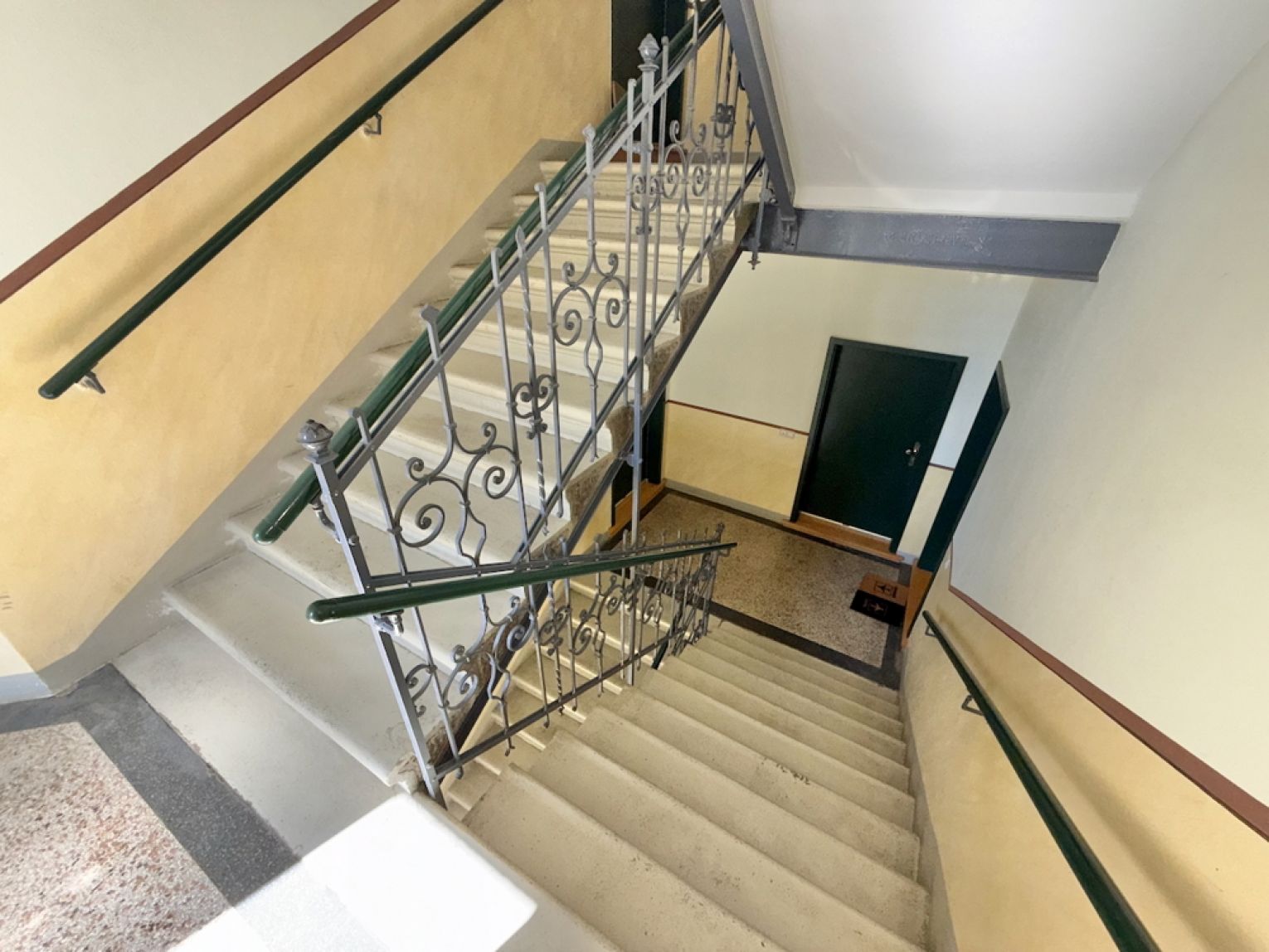 Chemnitz• Bernsdorf • 2 Zimmer • mit Balkon • Tageslichtbad • Stellplatz • schnell sein!