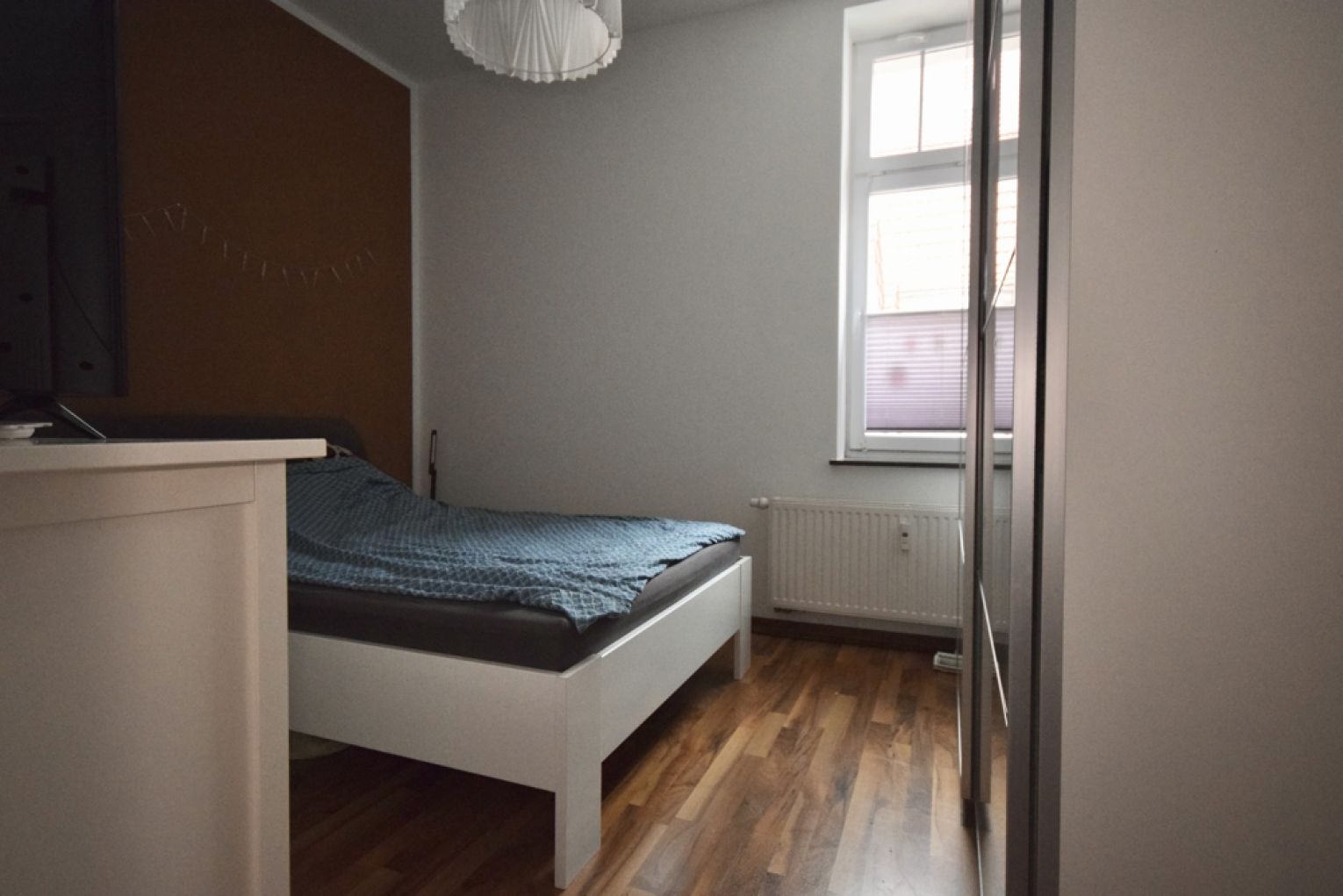 Ebersdorf • 2 Zimmer • Sonnenbalkon • Bad mit Wanne und Dusche • Stellplatz • Aufzug • TOP 