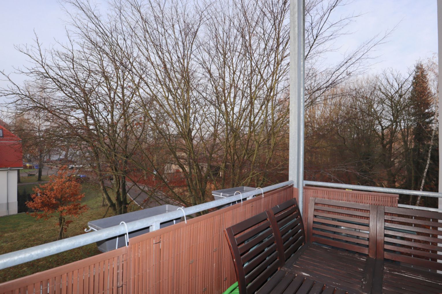 Ebersdorf • 2 Zimmer • Sonnenbalkon • Bad mit Wanne und Dusche • Stellplatz • Aufzug • TOP 