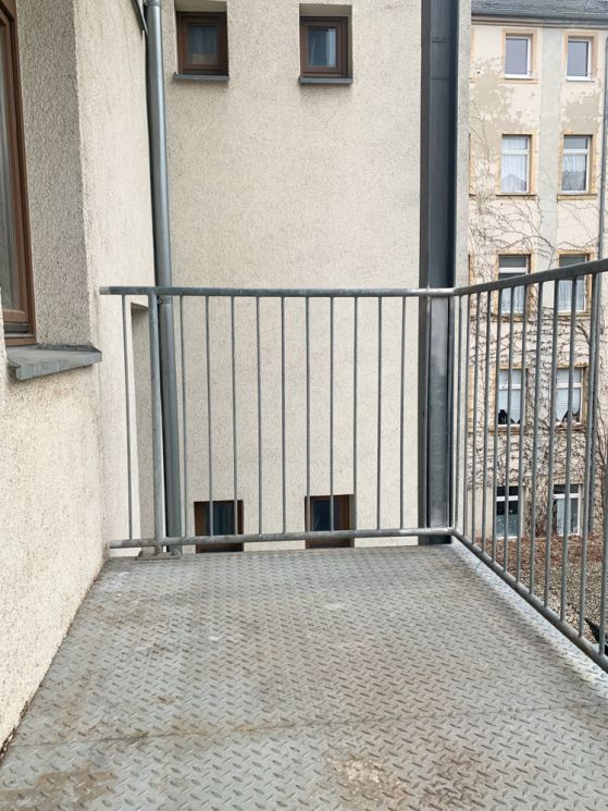 Laminat • Balkon • frisch renoviert • frische Brötchen • BÄCKEREI im Haus  • jetzt Termin machen