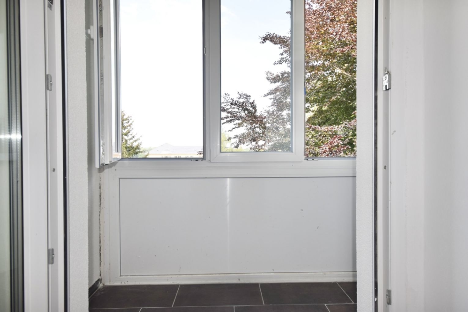 Kappel • 4-Raum • Wintergarten • Tageslichtbad mit Dusche • Balkon • Laminat • ruhige Lage • Mieten!