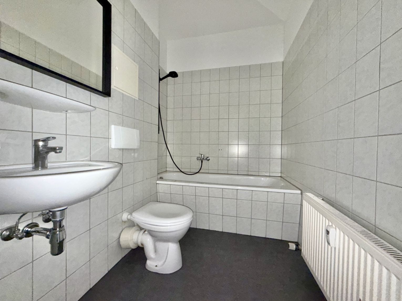 Einbauküche • Schloßchemnitz • 1-2-Zimmer • individuell • Bad mit Wanne • ab sofort frei!
