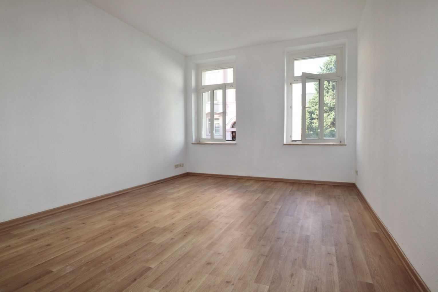 Fußbodenheizung • Terrasse • im Lutherviertel • 2-Raum Wohnung • Chemnitz • Tageslichtbad