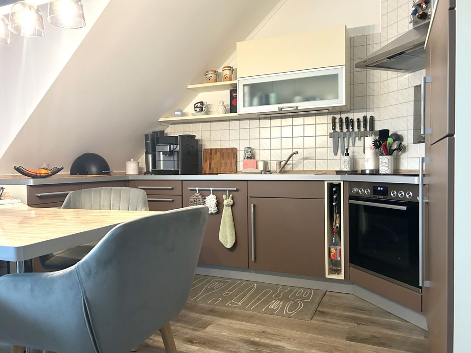 3-Raum Wohnung • Einbauküche • in Schloßchemnitz • zur Miete • Dachterrasse&Balkon • Maisonette