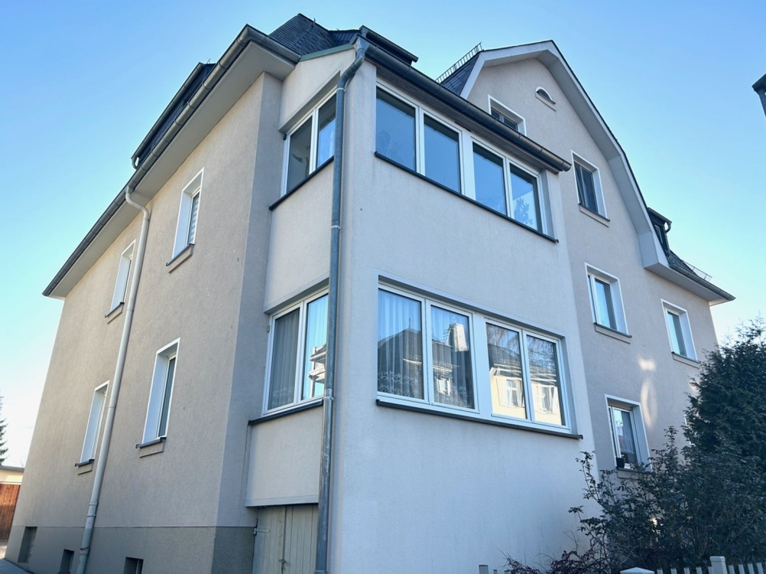 Jetzt mieten • 3 Zimmer • Einbauküche • Bad mit Dusche • Parkett • Garage • in Reichenbrand