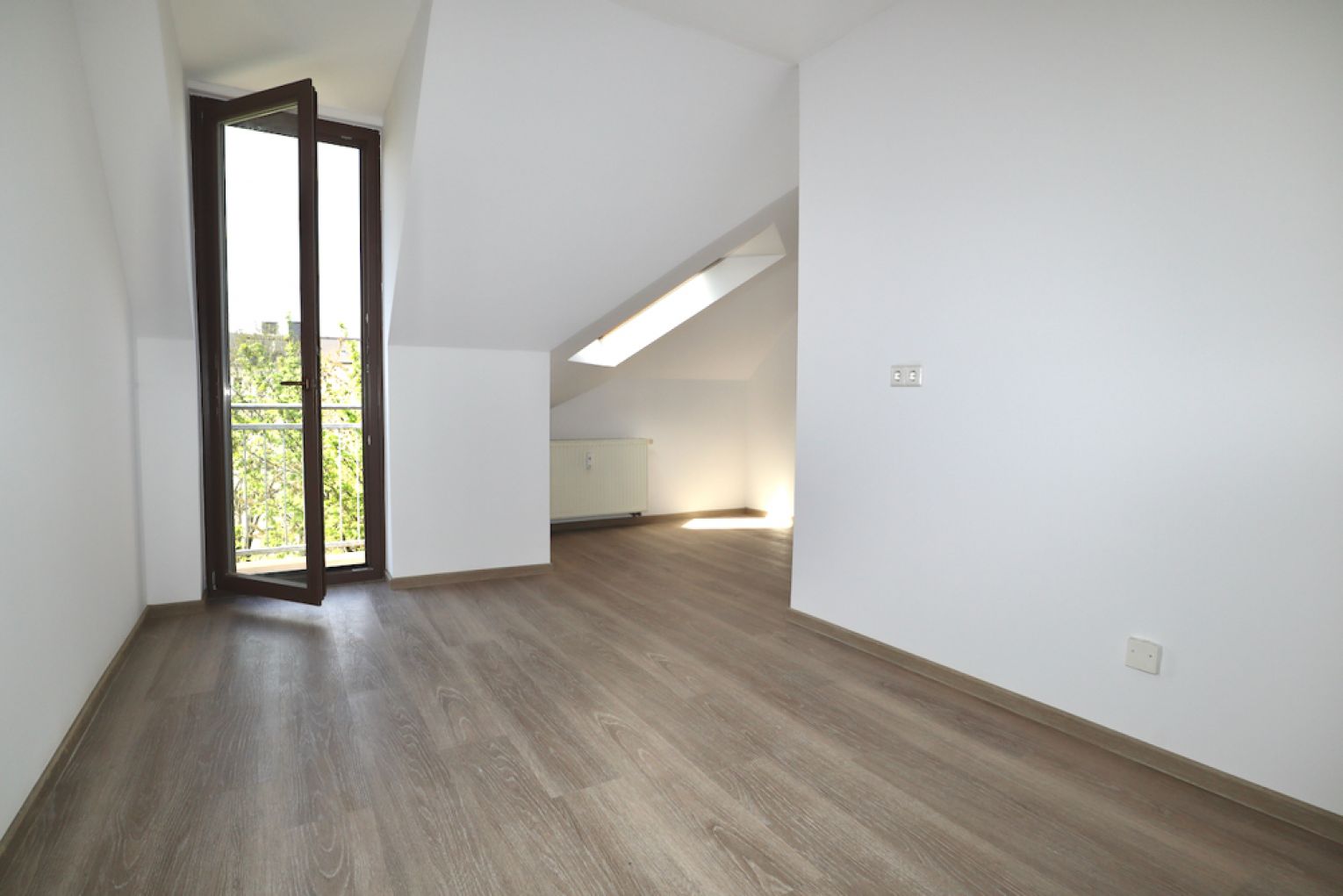 Kaßberg • große 3-Raum Wohnung • Dachgeschoss • Balkon • Chemnitz • modern • jetzt mieten