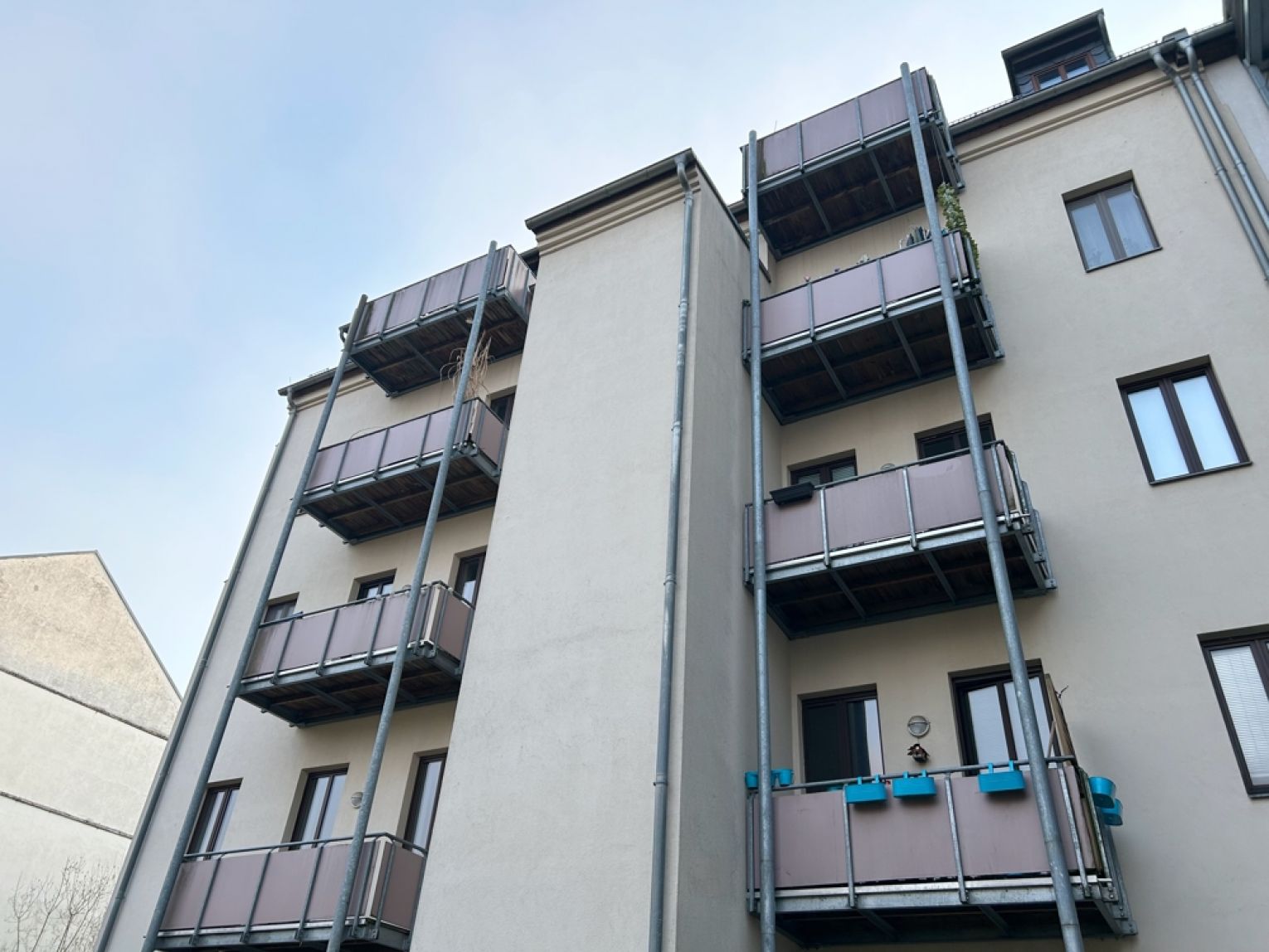 Mietwohnung • 1 Raumwohnung • Einbauküche • offenes Wohnzimmer • Schloßchemnitz • im Dachgeschoss