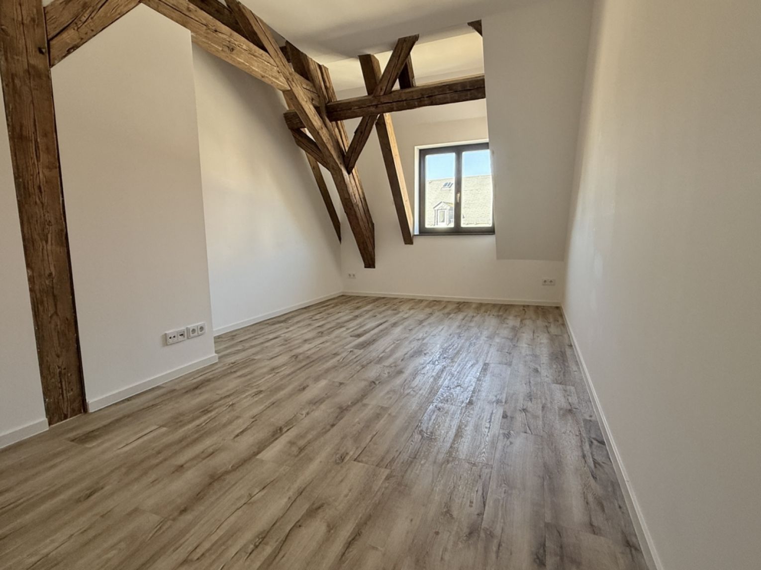 MEGA Ambiente • 4 Zimmer • Fussbodenheizung • offener Wohn-Esbereich • riesiger Balkon • TOP-BAD!