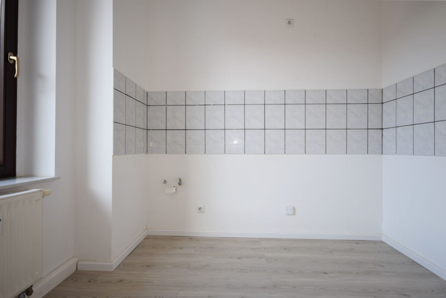3 Zimmer mit Balkon • Bad mit Wanne • Laminat • Schlosschemnitz • Hausgarten • jetzt Termin machen!