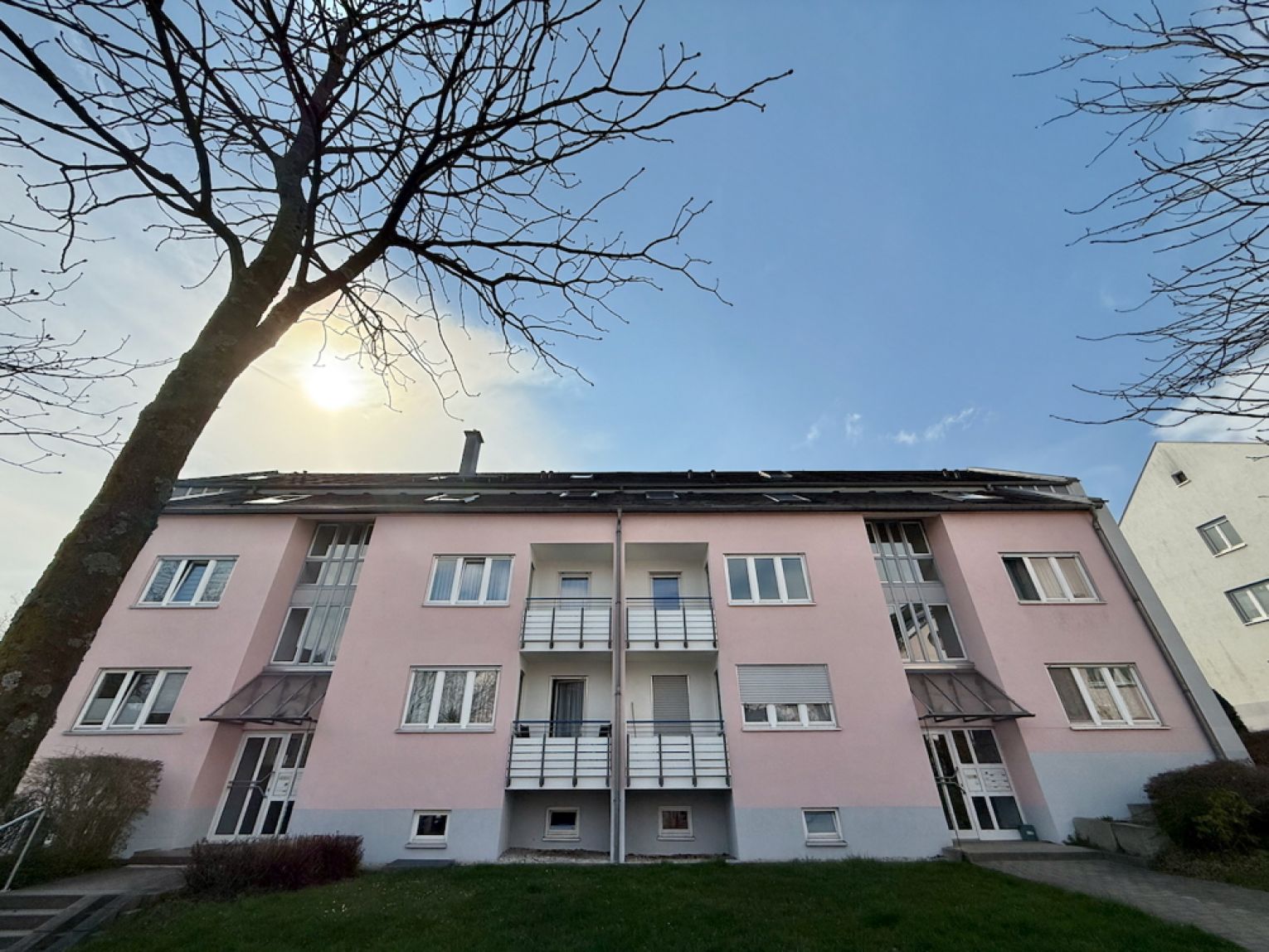 3 Zimmer • mit Balkon • Tiefgarage • zur Miete • in Chemnitz • Grüna • jetzt direkt anschauen!