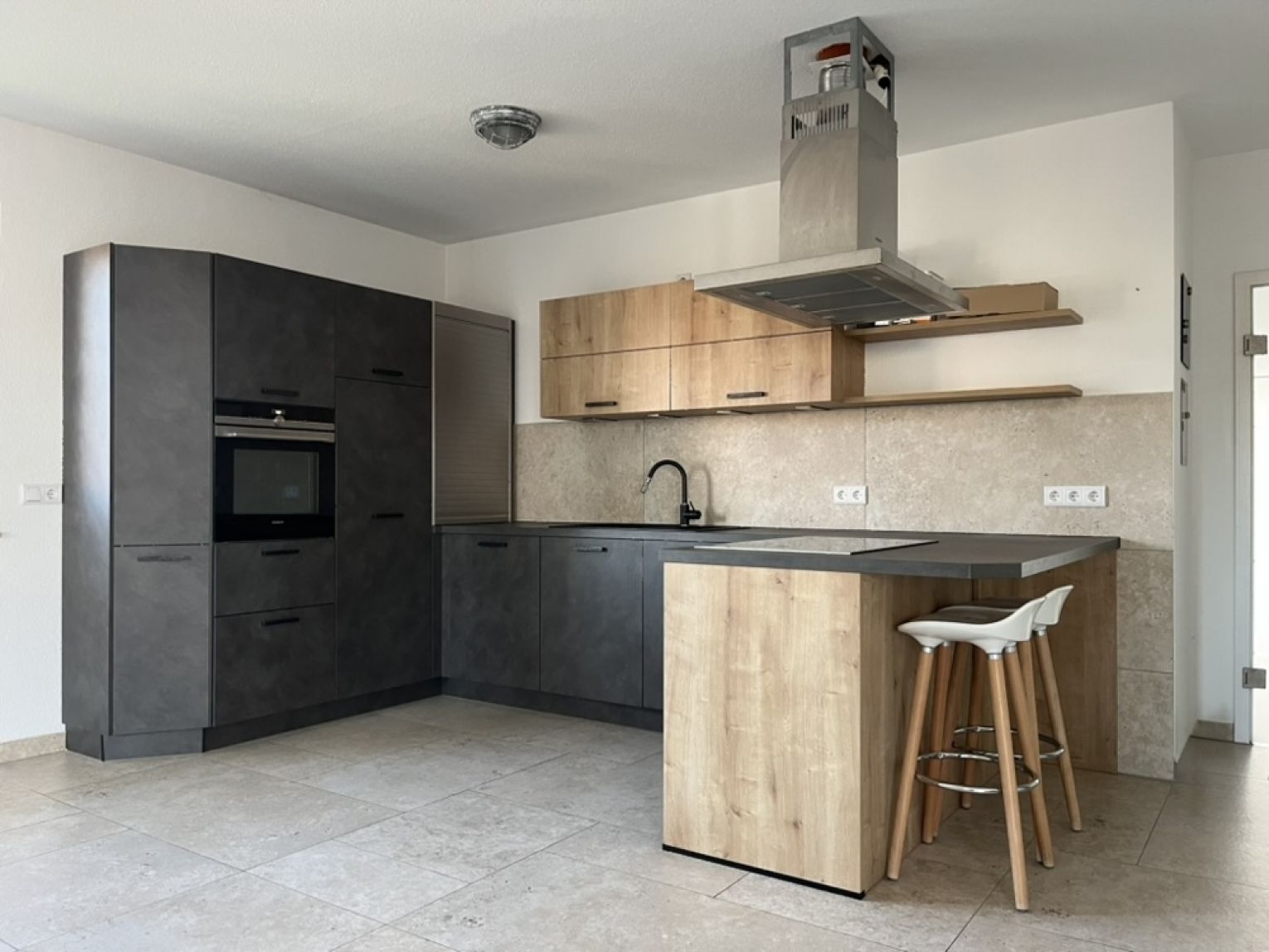 Bungalowstil • Neubau • 5 Zimmer • Garten/Terrasse • Kamin • EBK • Carport • Falken/Callenberg