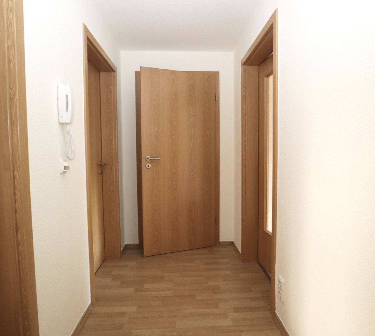 Laminat • 2 Zimmer • modernes Badezimmer • Erdgeschoss • Chemnitz • schnell sein!!