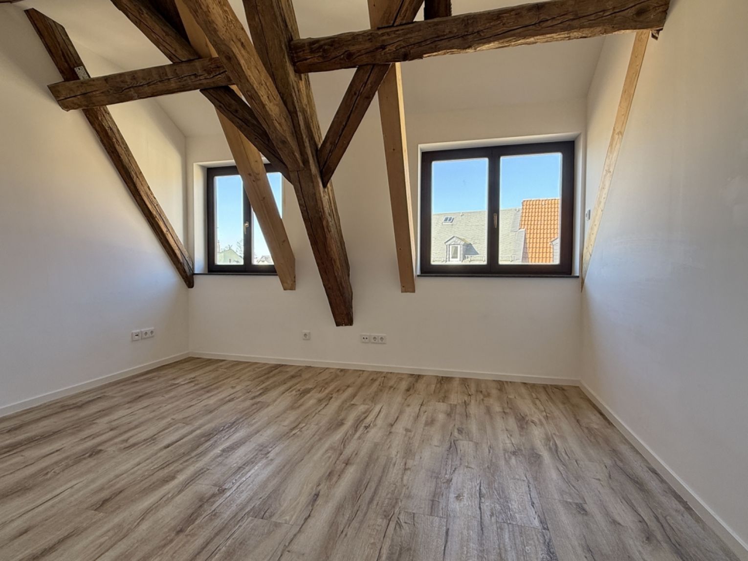 MEGA Ambiente • 4 Zimmer • Fussbodenheizung • offener Wohn-Esbereich • riesiger Balkon • TOP-BAD!