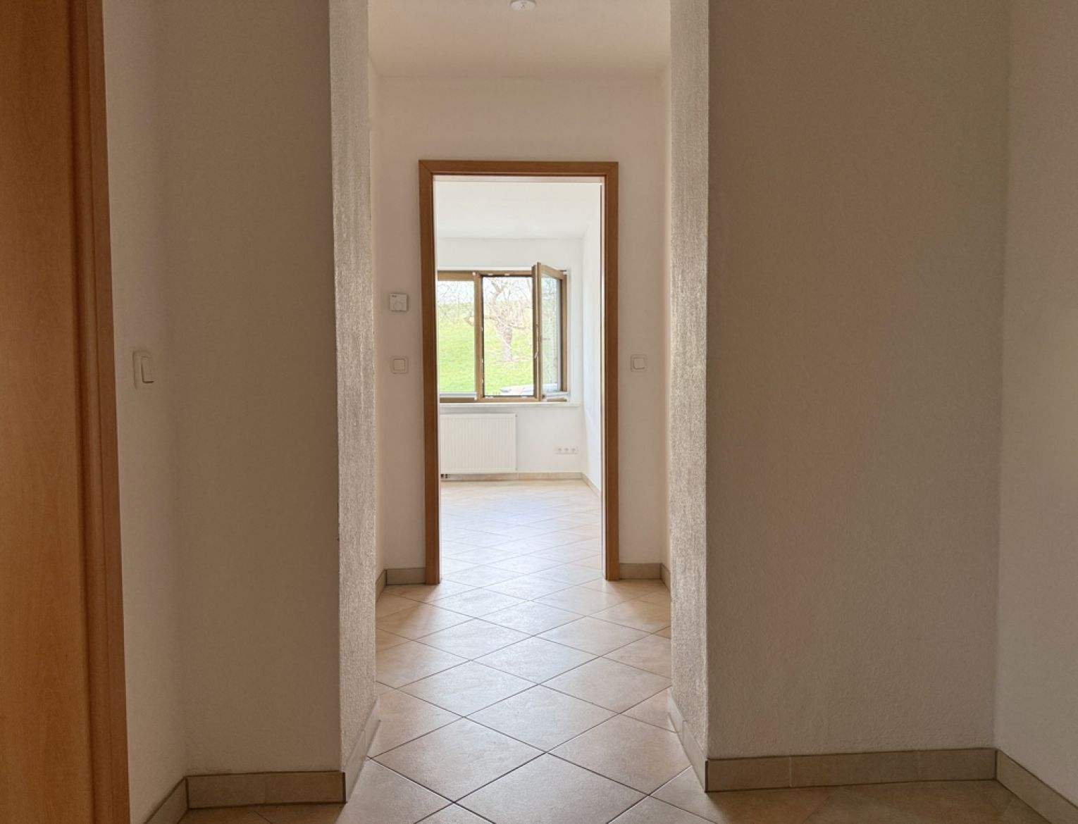 Modernes Bad • große Wohnküche • schöne Stadvilla • Gartennutzung • Stellplatz • Oberlungwitz