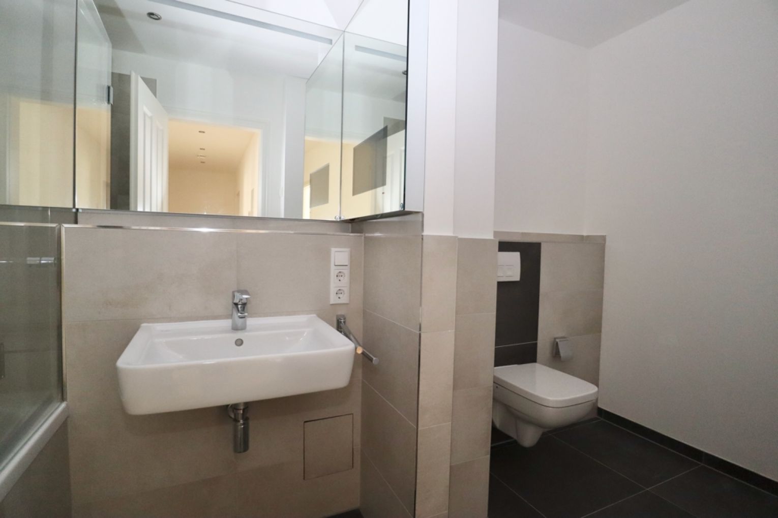 Erstbezug • 3-Raum Wohnung • Fußbodenheizung • Balkon •  schnell anrufen!