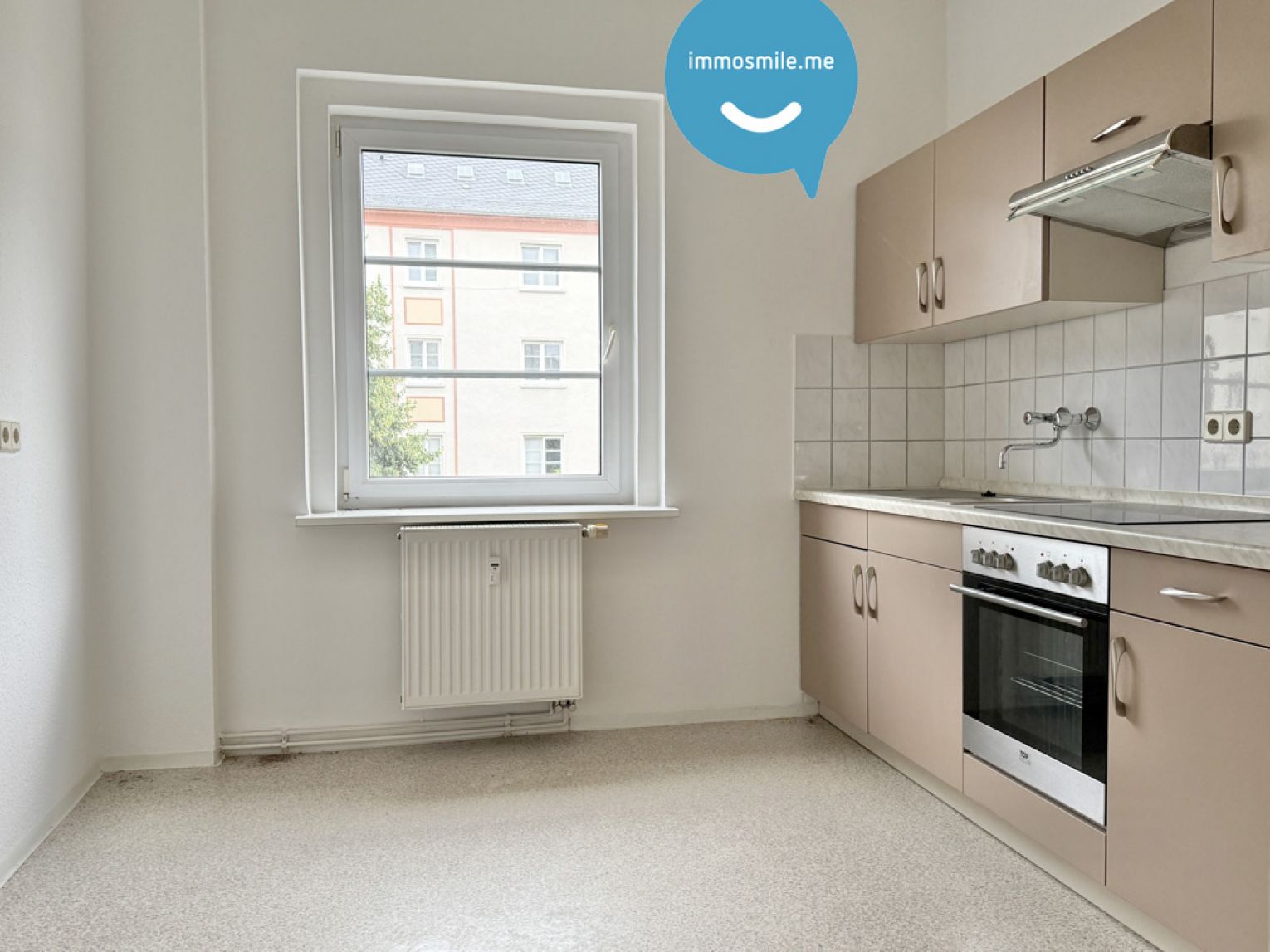 2-Zimmer Wohnung • Einbauküche • Laminat • Tageslichtbad mit Wanne • Stellplatz • Kaßberg • TOP