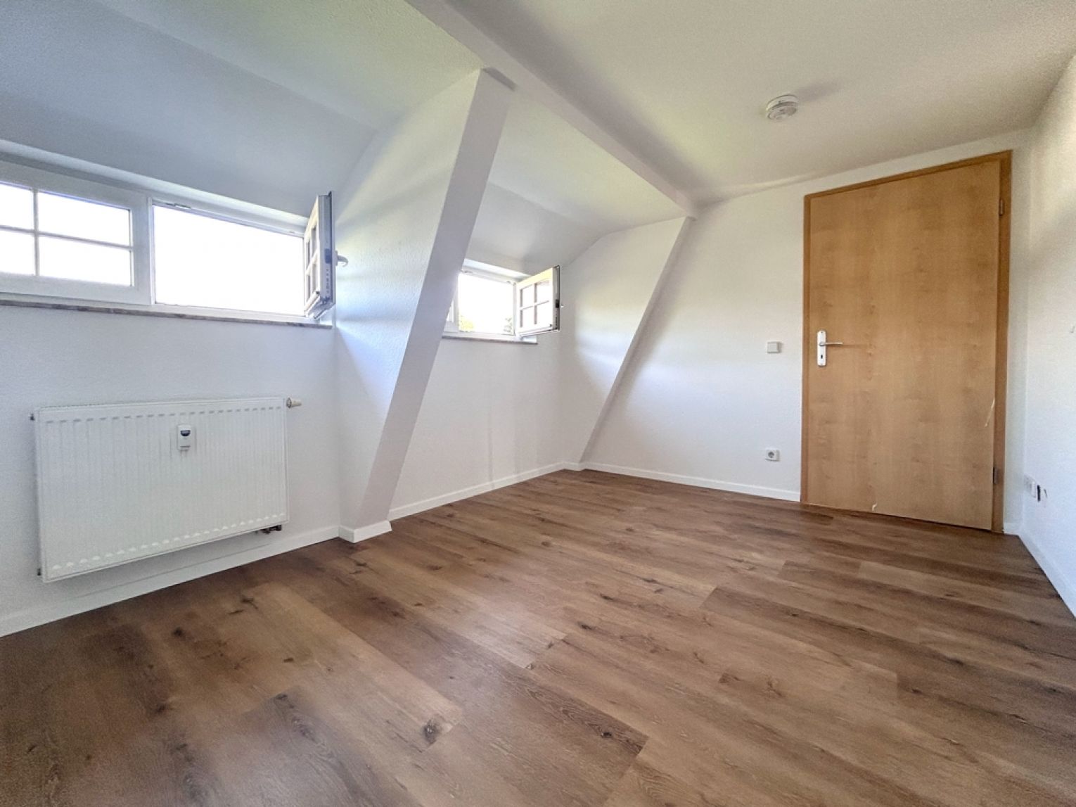 3-Raum Wohnung • im Dachgeschoss • mit Terrasse • offene Küche • Stellplatz • in Chemnitz • Gablenz