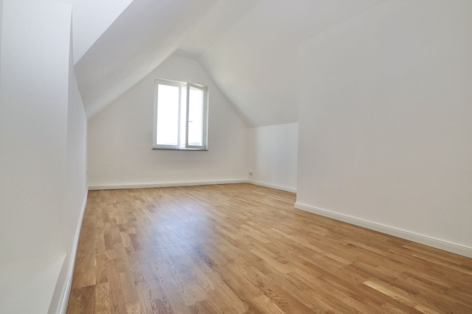 Sonnenberg • Maisonette • Chemnitz • Erstbezug • Fußbodenheizung • Balkon • Dachgeschoss • zur Miete