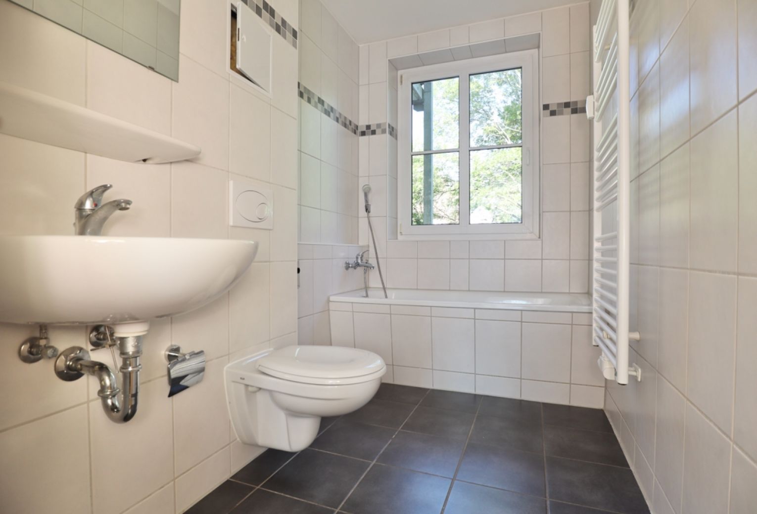 im Lutherviertel • Balkon • in Chemnitz • Tageslichtbad • 3-Raum Wohnung • zur Miete • jetzt anrufen