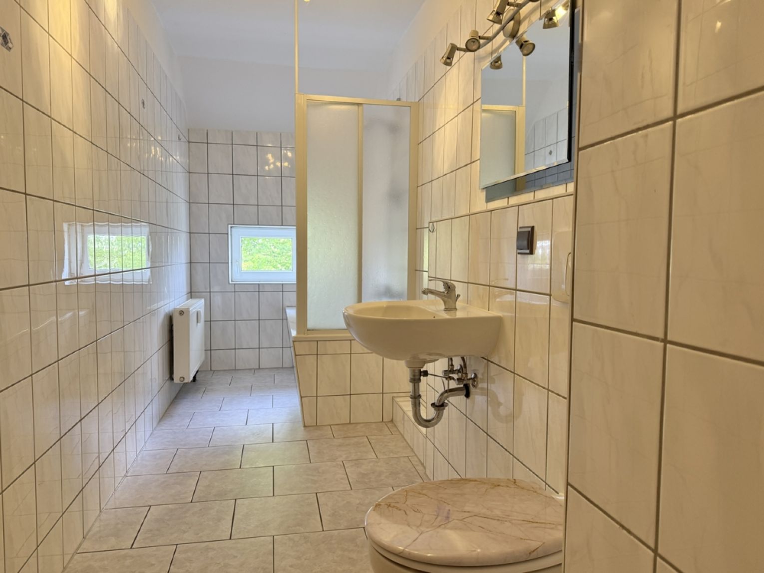 Dachgeschoss • ruhige Lage • 2-Zimmer • viel Grün • Hilbersdorf • Tageslichtbad • Anmieten!