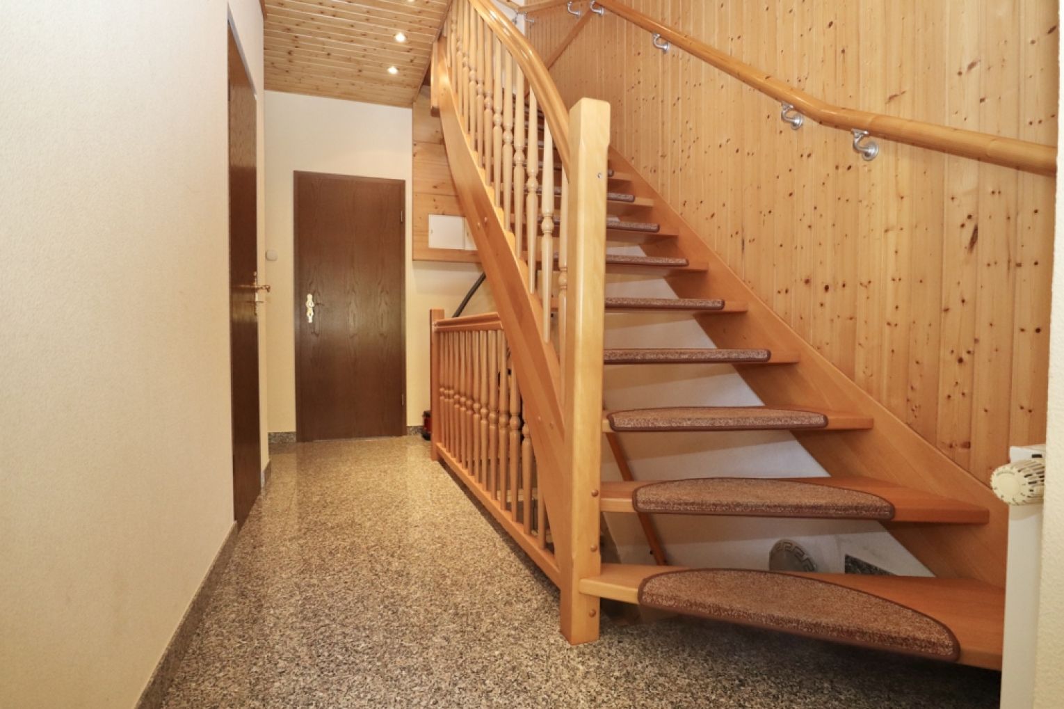 Doppelhaushälfte • Erfenschlag • 6-7 Zimmer • 2 Garagen  • Schuppen • schöner Garten • jetzt kaufen
