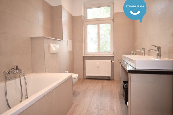 3 Zimmer • Einbauküche • großes Tageslichtbad • großes Wohnzimmer • praktischer Grundriss • Mieten!