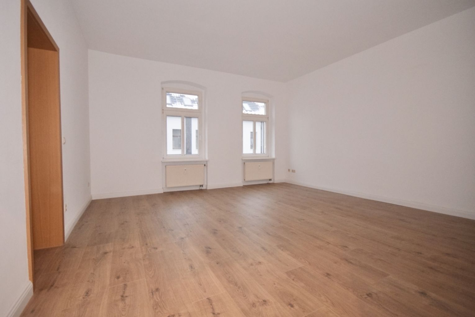3 Zimmer • Einbauküche • großes Tageslichtbad • großes Wohnzimmer • praktischer Grundriss • Mieten!