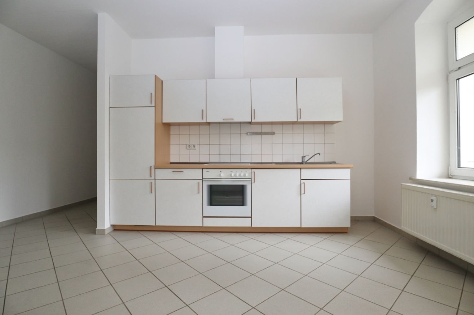 2-Raum Wohnung • Balkon • Schloßchemnitz • zur Miete • Tiefgarage • Wanne&Dusche • jetzt anrufen