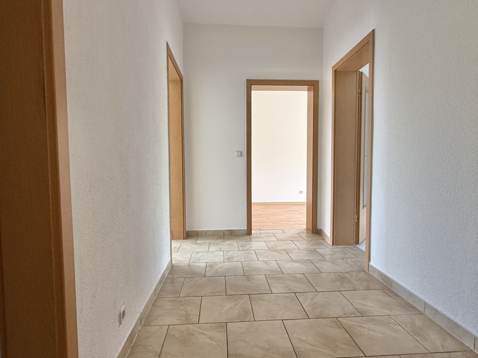 Dachgeschoss • ruhige Lage • 2-Zimmer • viel Grün • Hilbersdorf • Tageslichtbad • Anmieten!